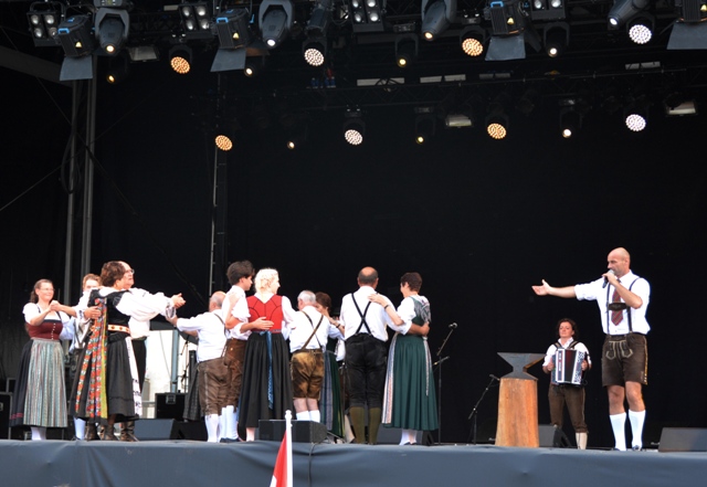 284_Geel17_MainStage-Performance.JPG